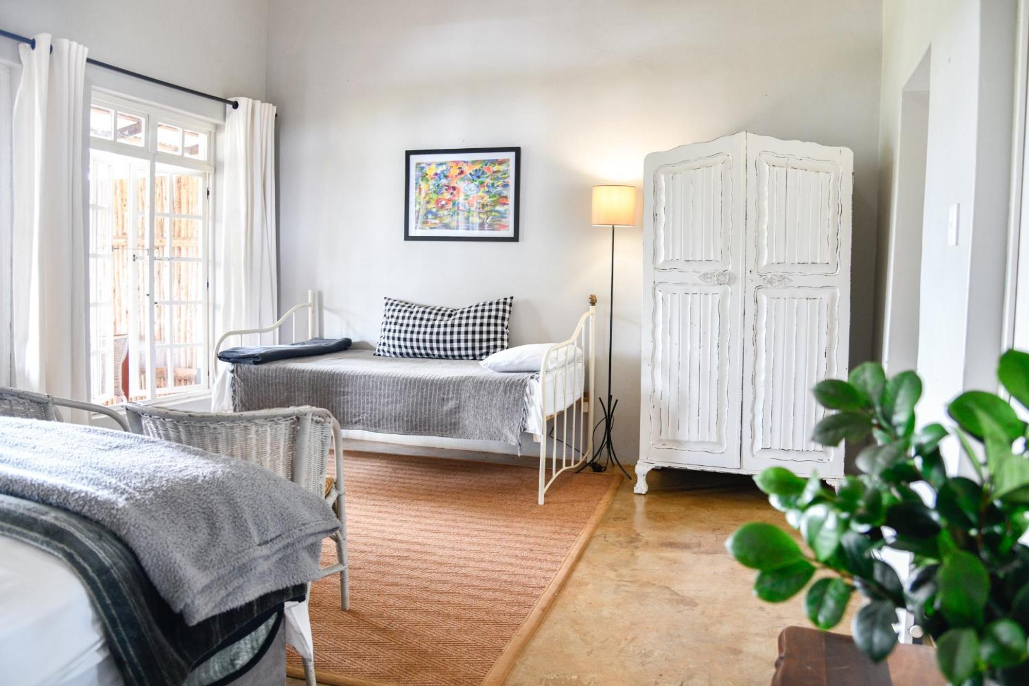 The Knoll Historic Guest Farm Villa Hilton Room photo